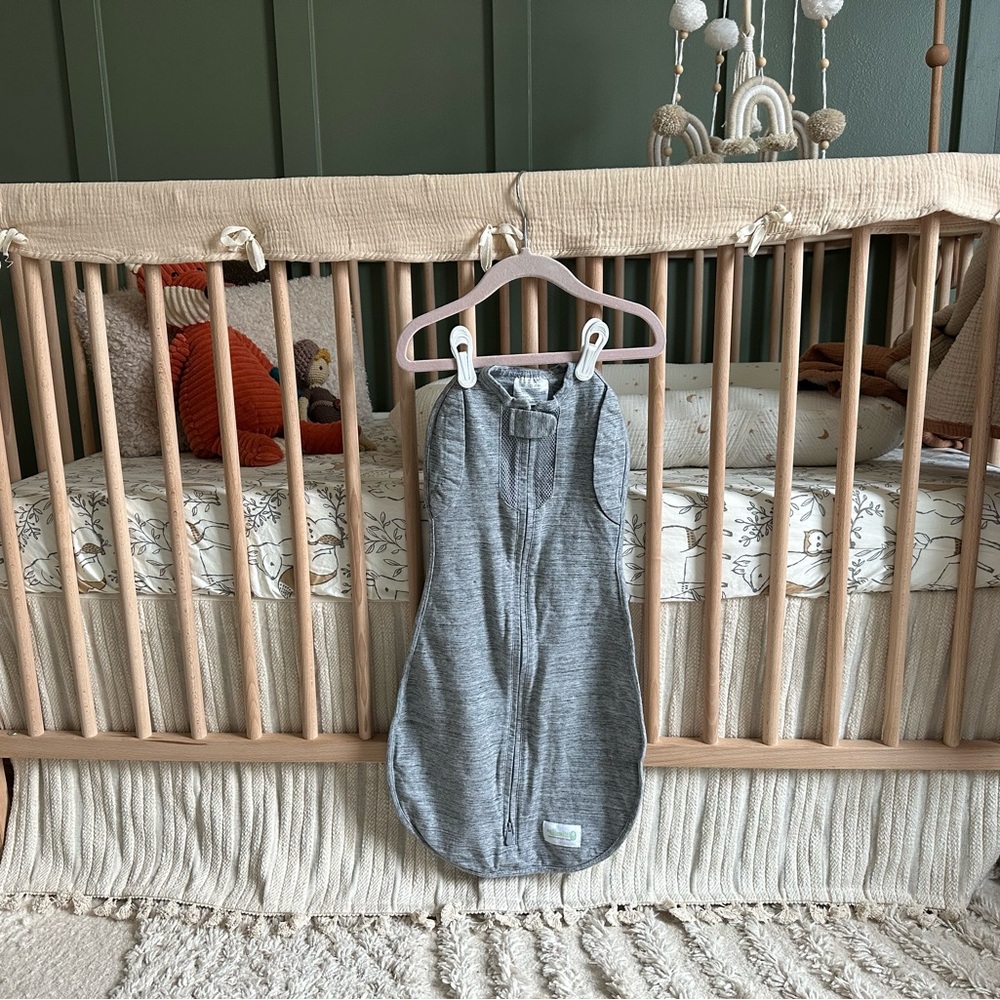 Woombie Sleep Sack Gray Convertible Sleeveless Baby Swaddle Sack Medium 3-6 mo